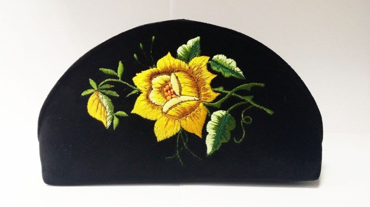 Duża kosmetyczka żółta róża łowicka.jpg