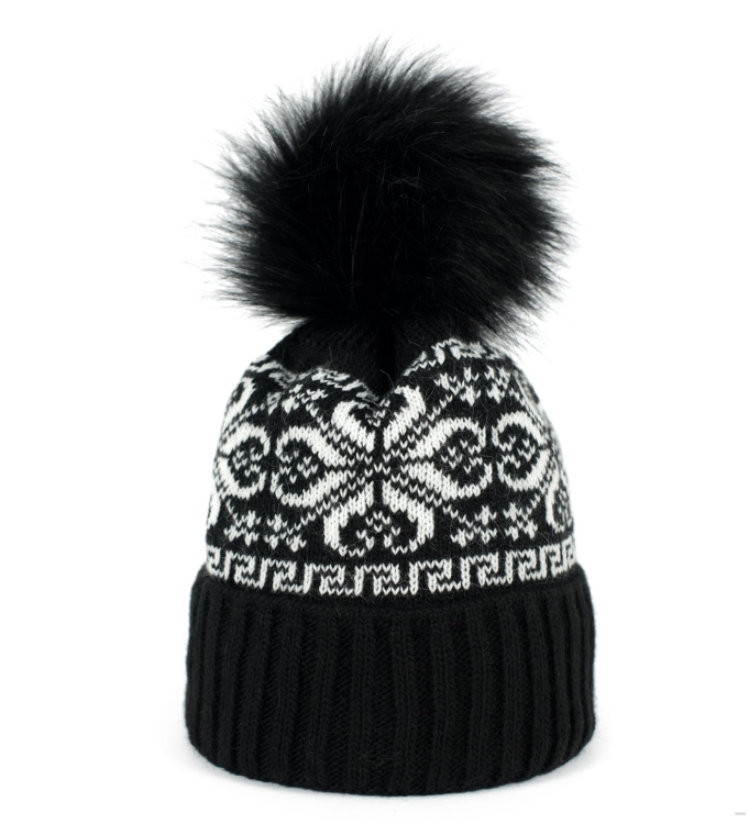 Czapka z pomponem czarna.jpg