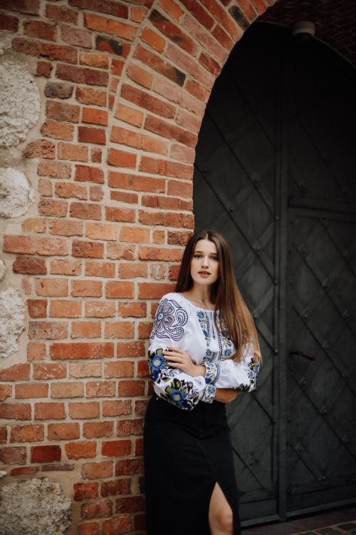 Bluzka Folk haft krzyżykowy