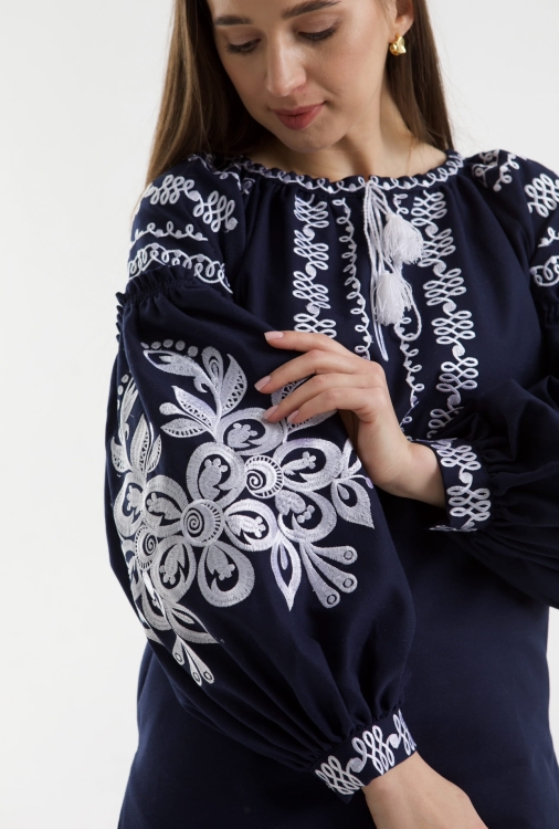 Granatowa folkowa sukienka hafty len