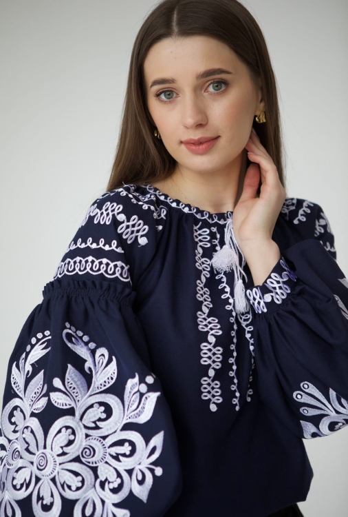 Granatowa folkowa sukienka hafty len