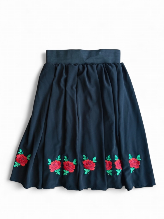 Haftowana czarna spódnica midi folk