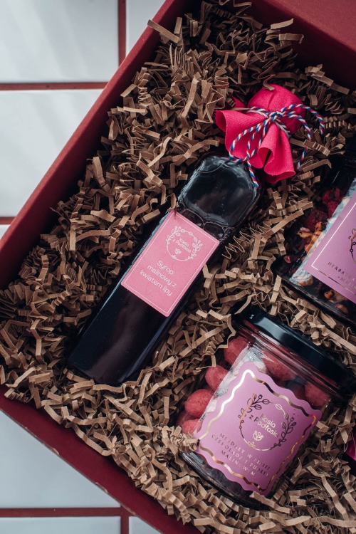 Duży zestaw prezentowy box Malinowe delikatesy