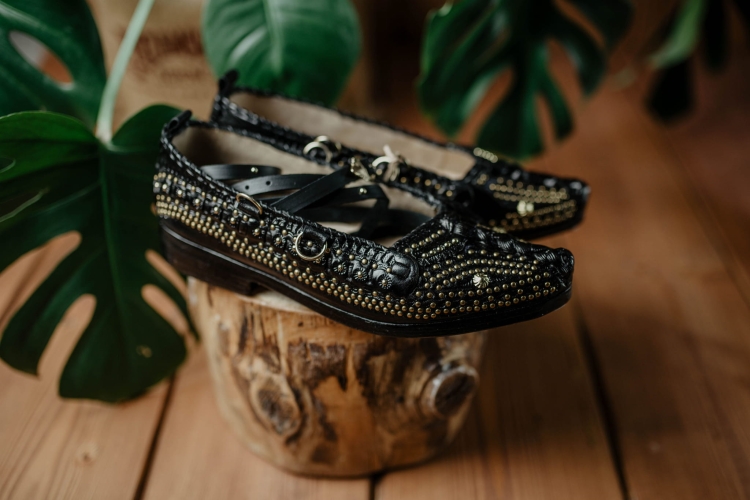 Kierpce skórzane góralskie zelowane z ćwiekami