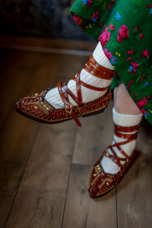 Kierpce skórzane góralskie zelowane z ćwiekami