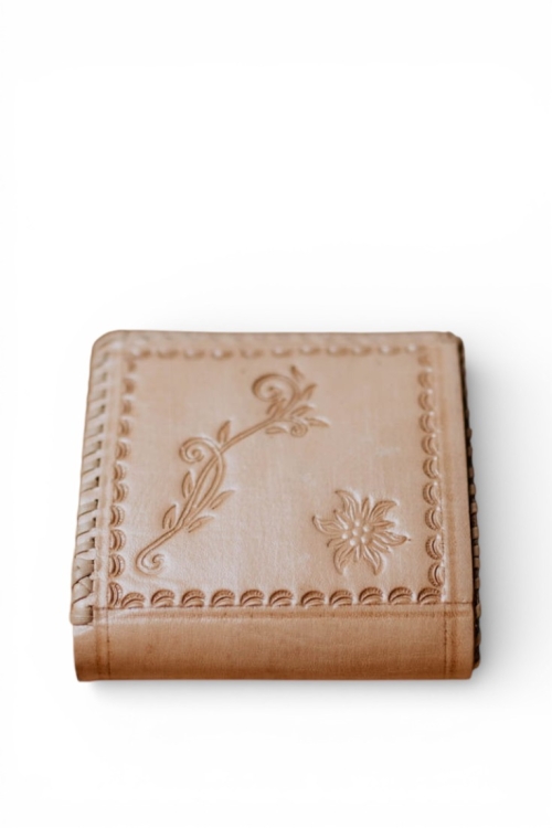 Męski skórzany portfel zdobiony rękodzieło