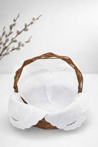 Serwetka do koszyczka z haftem richelieu - gałązka