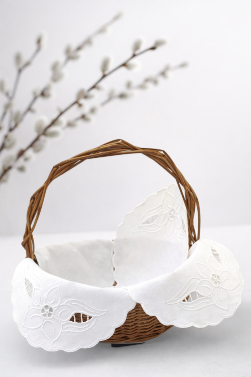 Serwetka do koszyczka z haftem richelieu - kwiat