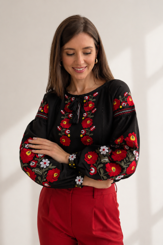 Czarna koszula bluzka kwiaty folk hafty