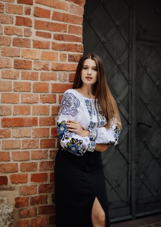 Bluzka-Folk-haft-krzyzykowy