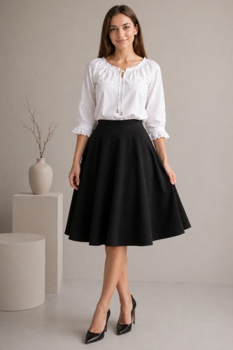 Biała damska bluzka z haftem etno